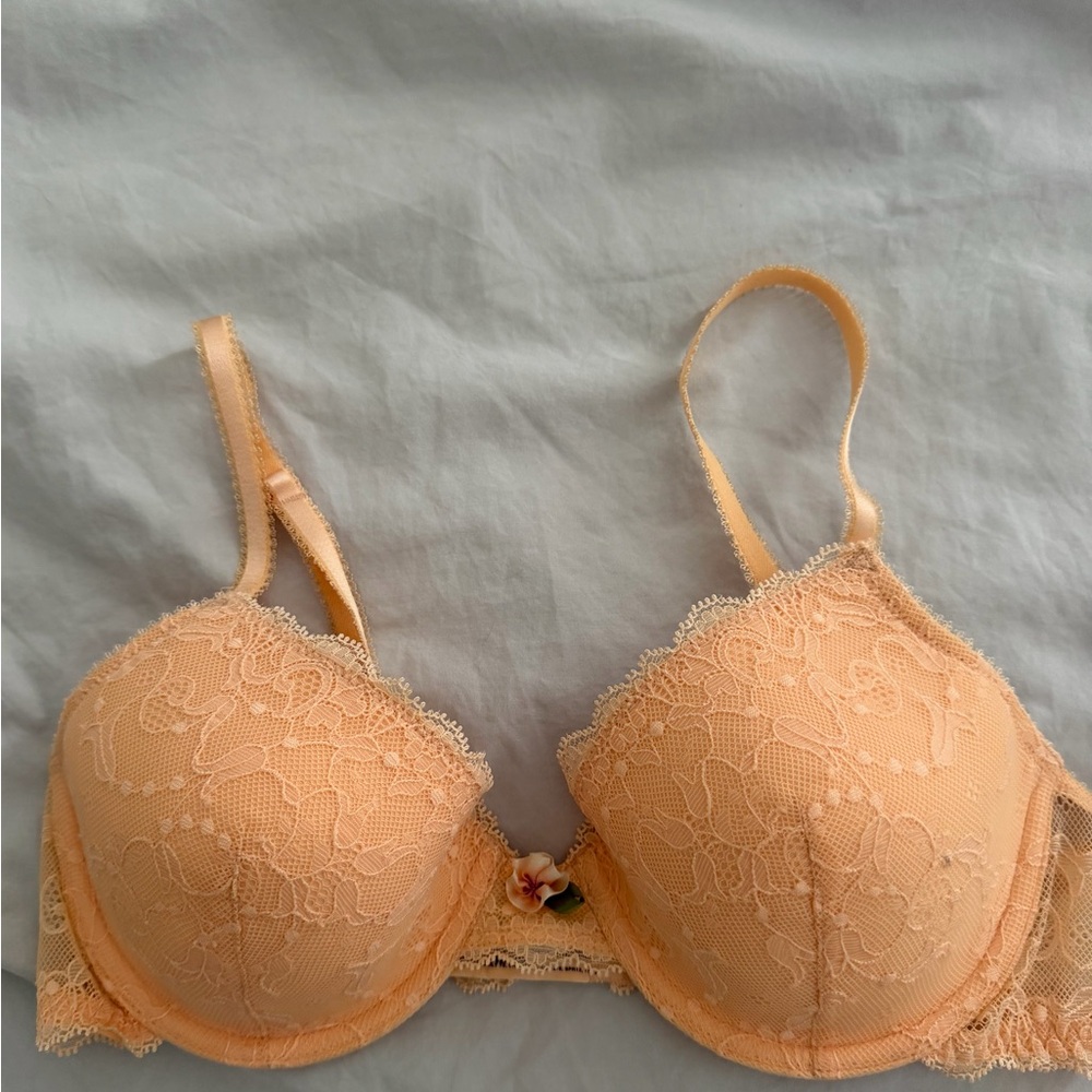 Gap Body Favorite t-shirt bra size 36A